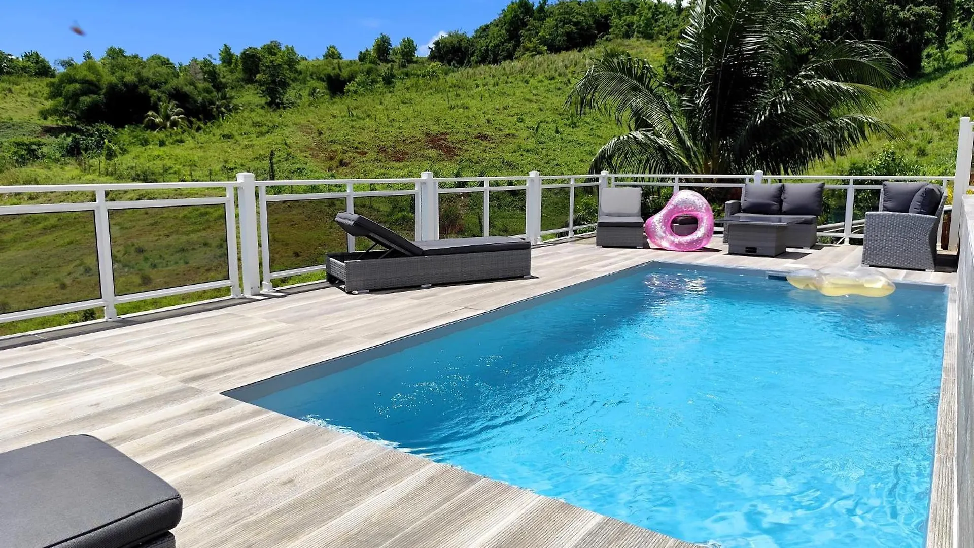 Azur, Bas De Villa Piscine, Vue Mer 라 트리니테